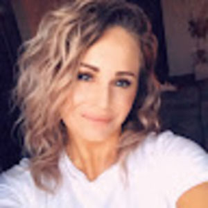 Meet your Posher, Riana